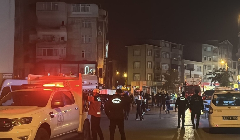 Gebze’de Bina Çökmesi Sonrası Tedbirler Alınıyor Gebze’de Bina Çökmesi Sonrası Tedbirler Alınıyor