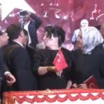 Hulusi Akar’dan Kılıçla Pasta Kesme Şovu!