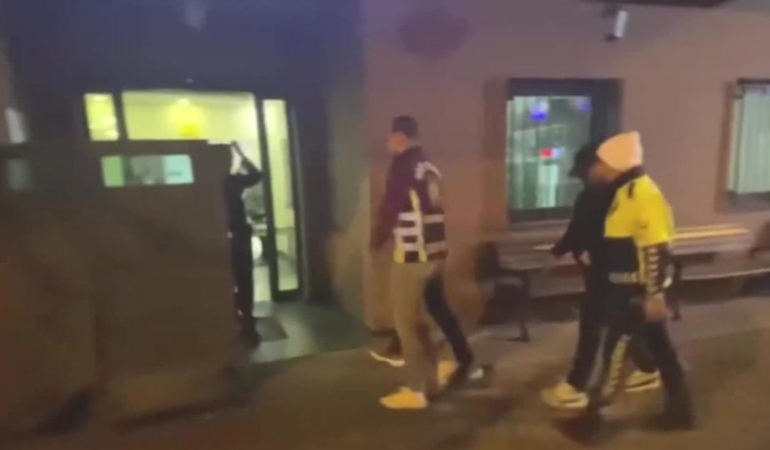 Trafikte Saldırıya Uğrayan Motosikletçi Kurtarıldı!