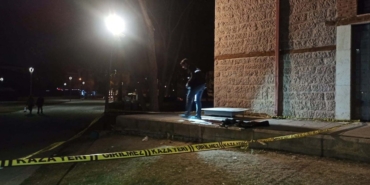 Bıçakla saldırdığı genç hastanede hayatını kaybetti!