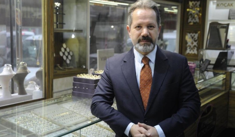 Kardeşlerin Medya Dünyasındaki Şaşırtan İlişkisi