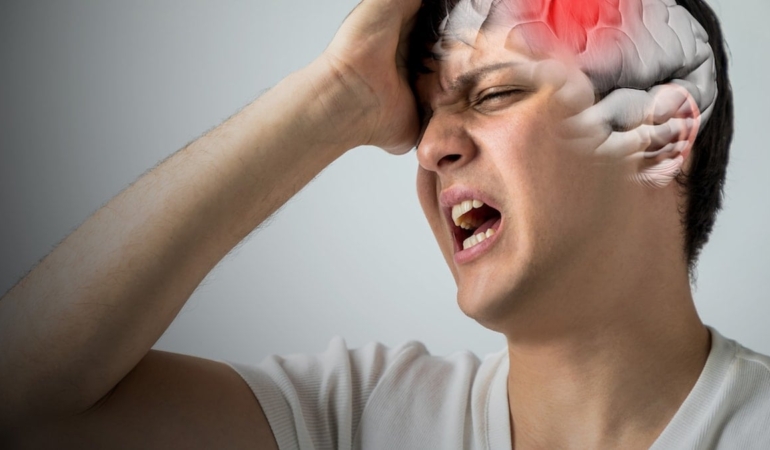 Aşırı Alkol Tüketimi İnme Riskini Artırıyor!