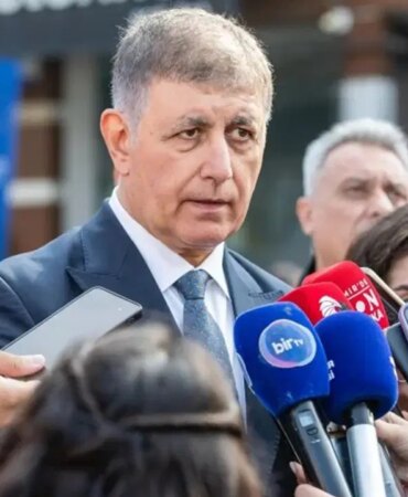 İzmir’de Zimmet İddiaları: 11 Gözaltı!