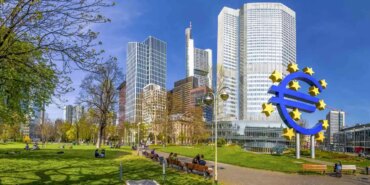 AMB Faiz Oranlarını Sabit Tutma Kararı Aldı!