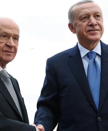 Siyasette Güven Krizi: CHP Birinci, AKP İkinci