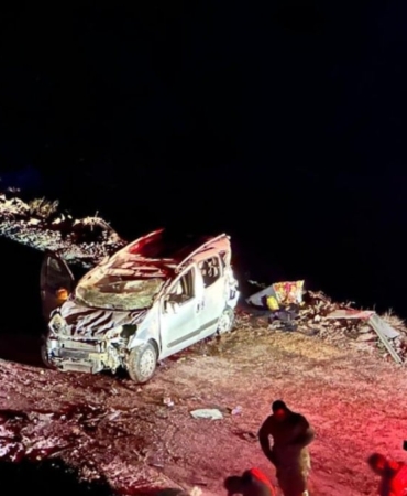 Tunceli’de Buzlu Yolda Kaza: 2 Yaralı!