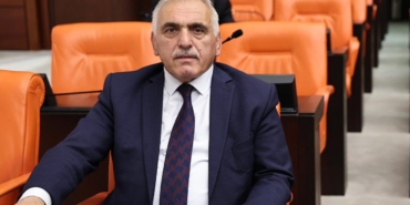 AKP’li Vekil ile Vatandaş Arasında Kavga: Tutuklama!