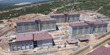 Mezar Üzerine İnşa Edilen Yurt Tartışma Yarattı!