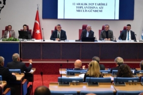 Kayseri’de Afiş Krizi: AKP-CHP Tartıştı!