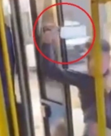 Otobüste Yer Kavgası: Satırlı Saldırı Şoku!