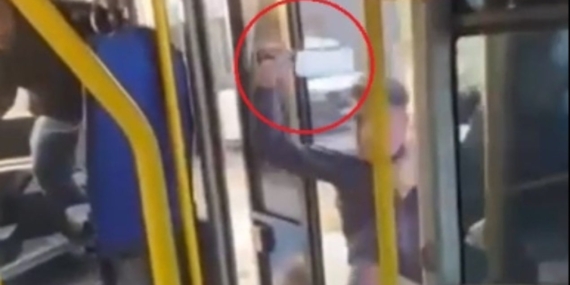 Otobüste Yer Kavgası: Satırlı Saldırı Şoku!