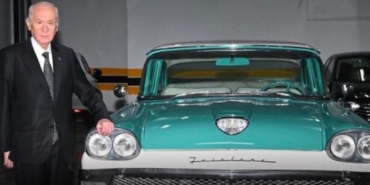 Bahçeli’den Teoman’a Nadir Ford Hediyesi!