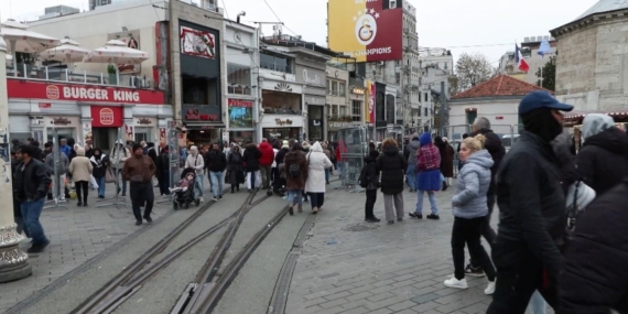 Taksim Meydanı Yılbaşı İçin Bariyerlerle Kapandı!
