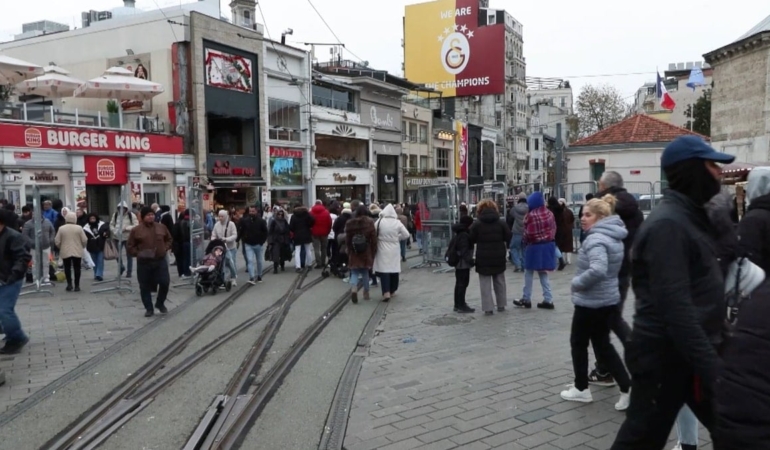Taksim Meydanı Yılbaşı İçin Bariyerlerle Kapandı!