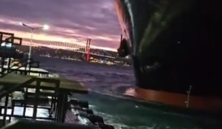 Beşiktaş’ta Geminin Tehlikeli Anları!