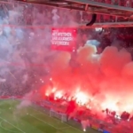 Ajax-Groningen Maçı Meşalelerle Tatil Edildi!