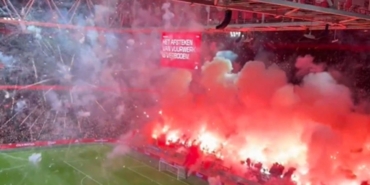 Ajax-Groningen Maçı Meşalelerle Tatil Edildi!