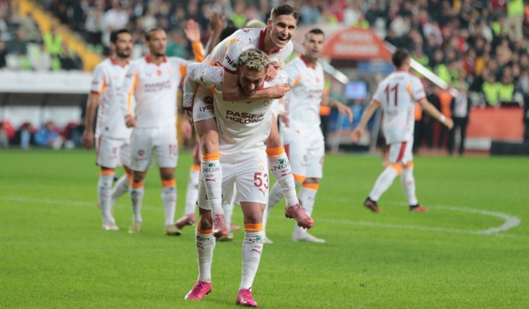 Galatasaray, Antalyaspor’u 4-1 ile geçti!