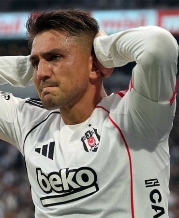 Cengiz Ünder 1 Ay Sahalardan Uzak Kalacak!