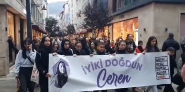 Ceren Özdemir İçin Anma Yürüyüşü Düzenlendi
