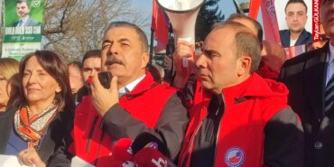 Memurlar Sokağa Çıktı, Polis Engeliyle Karşılaştı!