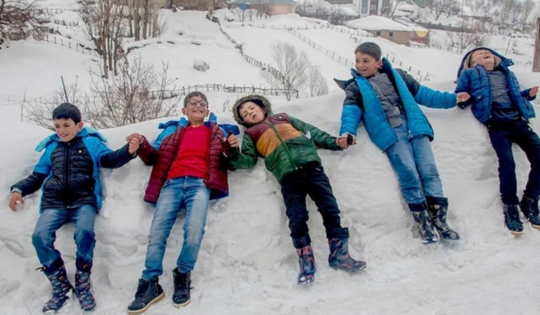 Doğu’da Kar Yağışı: Eğitime 1 Gün Ara Verildi!