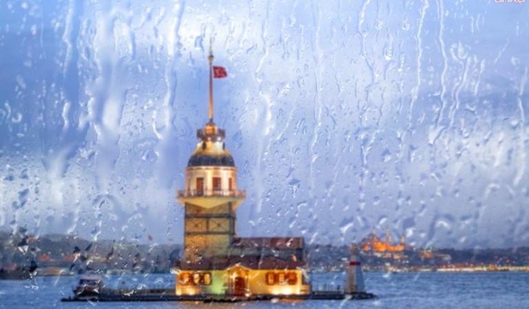 İstanbul Yılbaşında Soğuk ve Yağışlı Olacak!