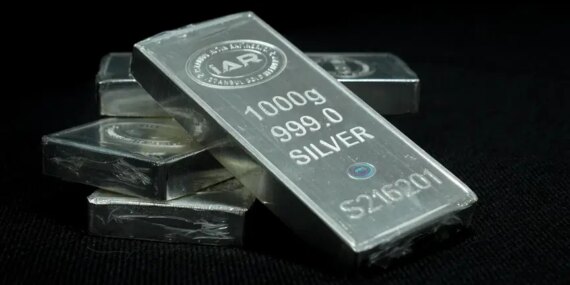 Gümüş Fiyatları Tarihi Zirveye Ulaşarak Yükseliyor