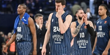 Anadolu Efes, Valencia’da Tarihi Zafer Peşinde!