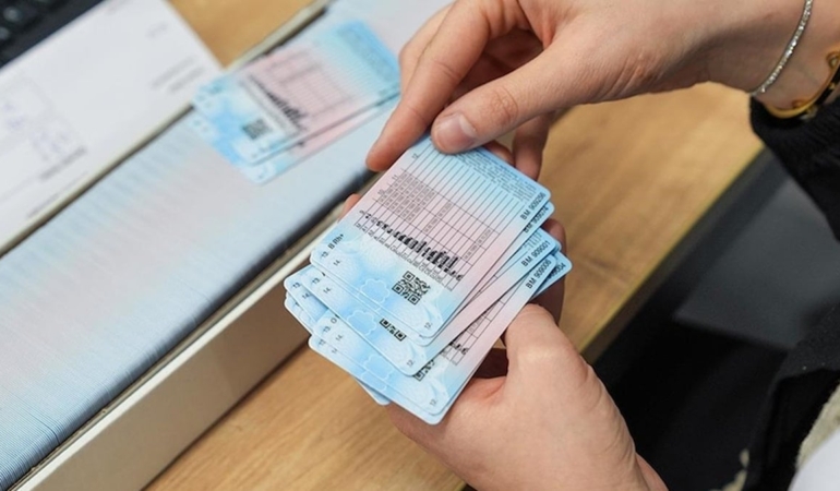 AYM, Sürücü Belgesi İptali Kuralını İptal Etti