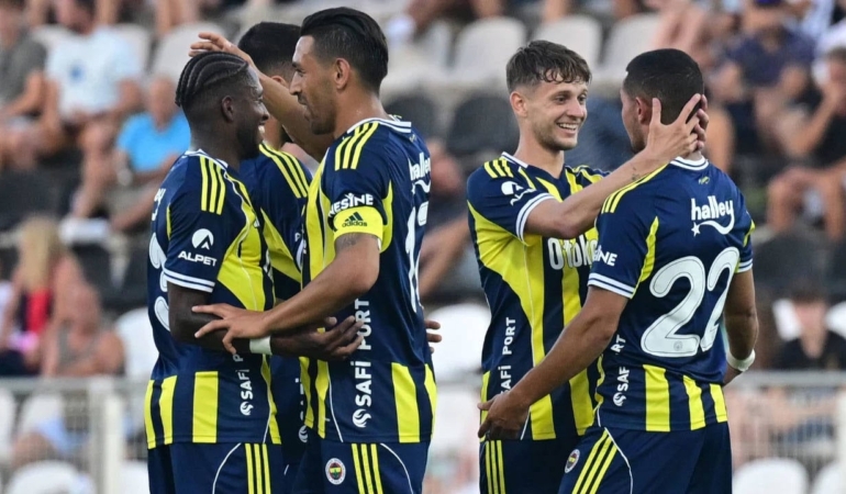 Fenerbahçe 8 İsimle Yollarını Ayırıyor!