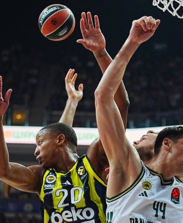 Fenerbahçe, Barcelona’yı Ağırlıyor! Kritik Maç!