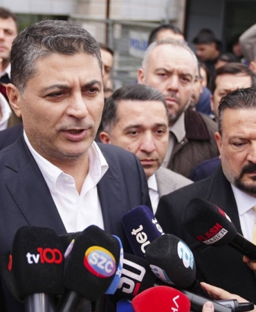 Fenerbahçe Yönetimi: Başkan Saran’a Güveniyoruz