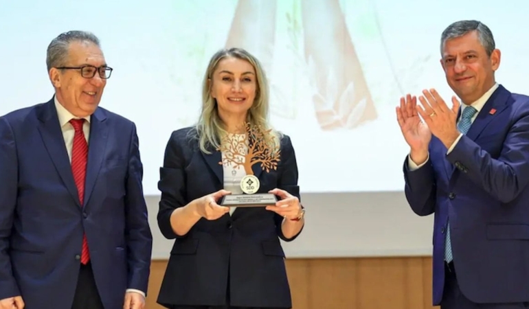 İmamoğlu’na İnsan Hakları Ödülü, Adalet Vurgusu!