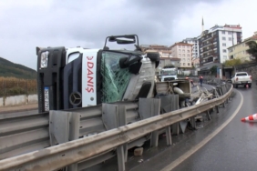 Maltepe’de Beton Pompası Devrildi, Trafik Kilitlendi!