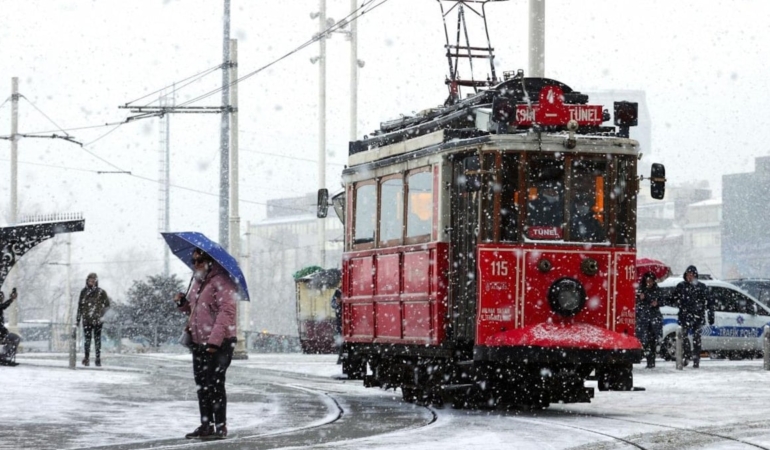 Yılbaşı Soğukları: İstanbul’a Kar Yağacak!