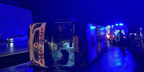 Osmaniye’de Otobüs Devrildi: 3 Yaralı!