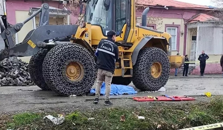 Kepçe Kazasında Bir Kişi Hayatını Kaybetti!