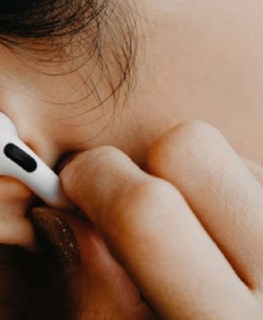 Kulaklıkla Uyumak Sağlığınızı Tehlikeye Atıyor!