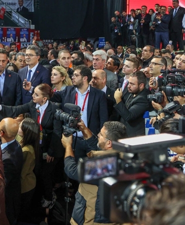 CHP Kurultayı’nda Özgür Özel Tarihe Geçti!