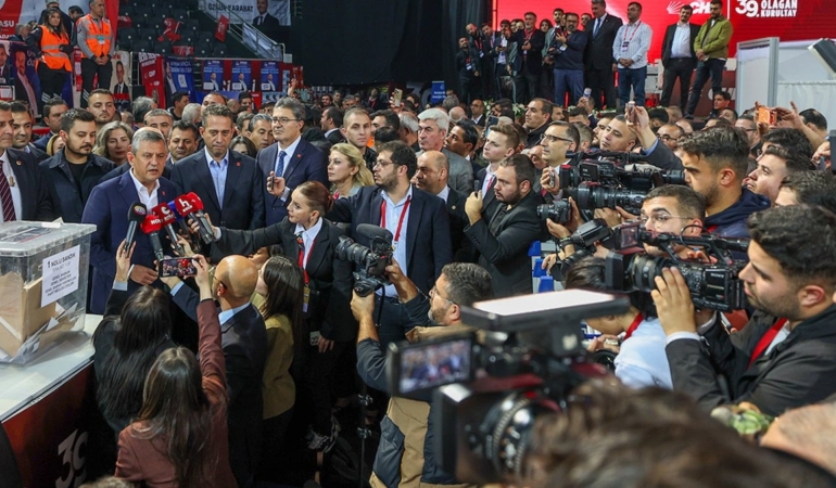 CHP Kurultayı’nda Özgür Özel Tarihe Geçti!