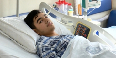 Zehirli Mantar Yiyen Genç, Babasından Karaciğer Aldı!