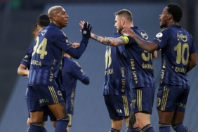 Fenerbahçe Namağlup Zirveye Koşuyor!