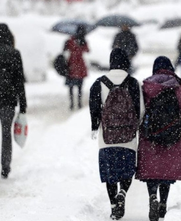 Yoğun Kar Yağışı Nedeniyle Okullar Tatil Edildi