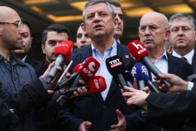 Özgür Özel’den Yılbaşı Kutlaması: Siyasi İlişkiler