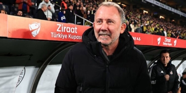 Beşiktaş, Fenerbahçe’den İki Yıldızı İstiyor!