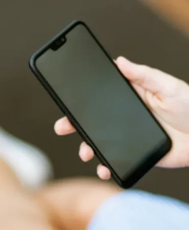 Tek Elle Telefon Kullanımı Parmakları Tehdit Ediyor!