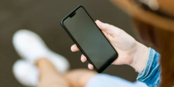 Tek Elle Telefon Kullanımı Parmakları Tehdit Ediyor!