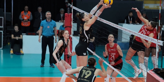 VakıfBank, Sultanlar Ligi’nde Zirveyi Kaptı!