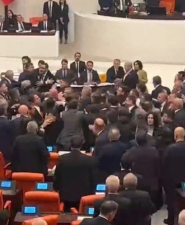 TBMM’de Bütçe Görüşmeleri Sırasında Arbede!